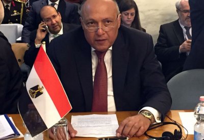 وزير الخارجية المصري: قطر تخالف الإجماع العربي