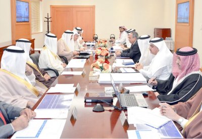 خالد بن عبدالله خلال اجتماع عمل: الاهتمام بمشاريع “الجنوبية” وبرنامج زمني ومالي لضمان التنفيذ