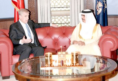 وزير الداخلية:  البحرين بلد الأمن والتسامح وتفتح أبوابها للجميع