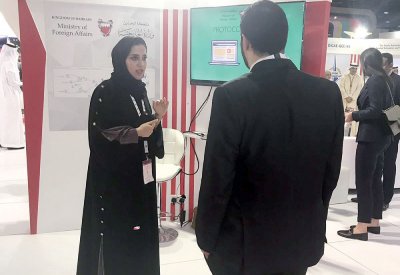 “الخارجية” تشارك بمعرض الإنجازات الحكومية في دبي