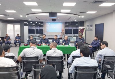 مناقشة إجراءات تسجيل وترخيص السفن التجارية 