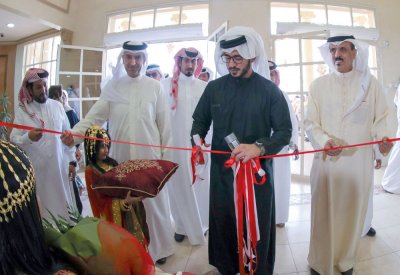 خالد بن حمد:  الطاقات الطلابية العصب الأساس في التنمية