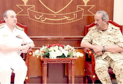 المشير يستعرض العلاقات مع قائد العمليات الأسترالي