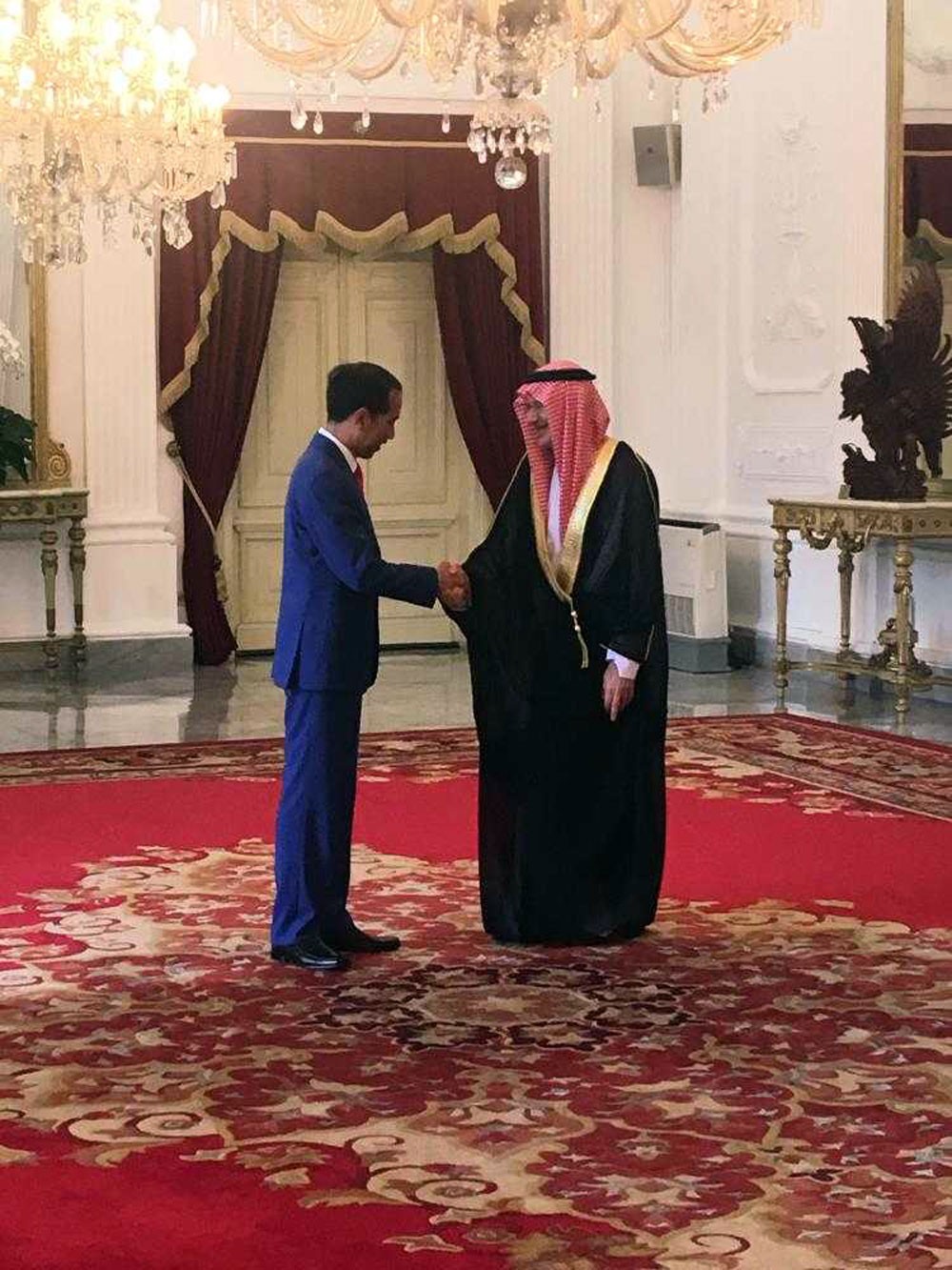 رئيس إندونيسيا يتسلم أوراق اعتماد سفير البحرين