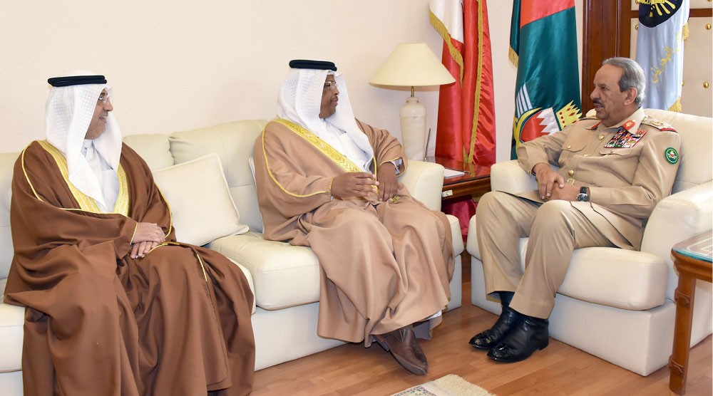 القائد العام يشيد بالتعاون مع النواب