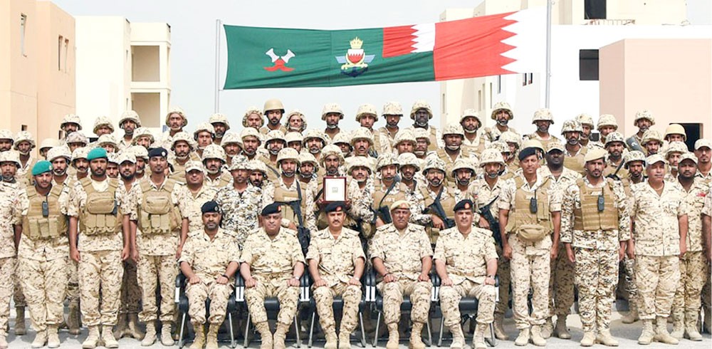 تخريج دورة عسكرية للضباط