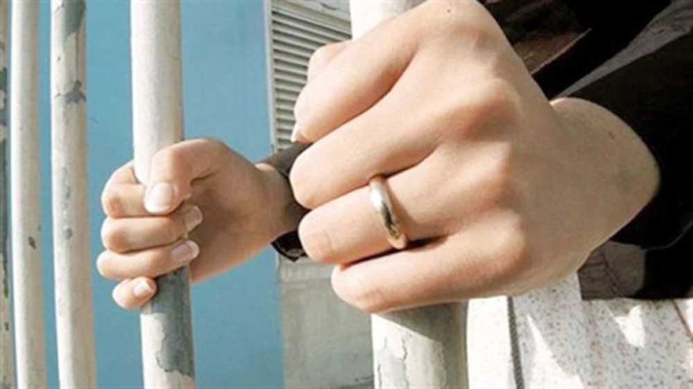 الحبس سنتين مع وقف التنفيذ لموظفة سرقت متجرا