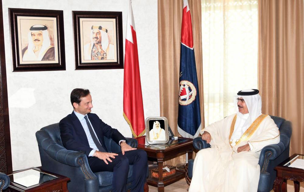 وزير الداخلية يبحث العلاقات مع السفير الإيطالي