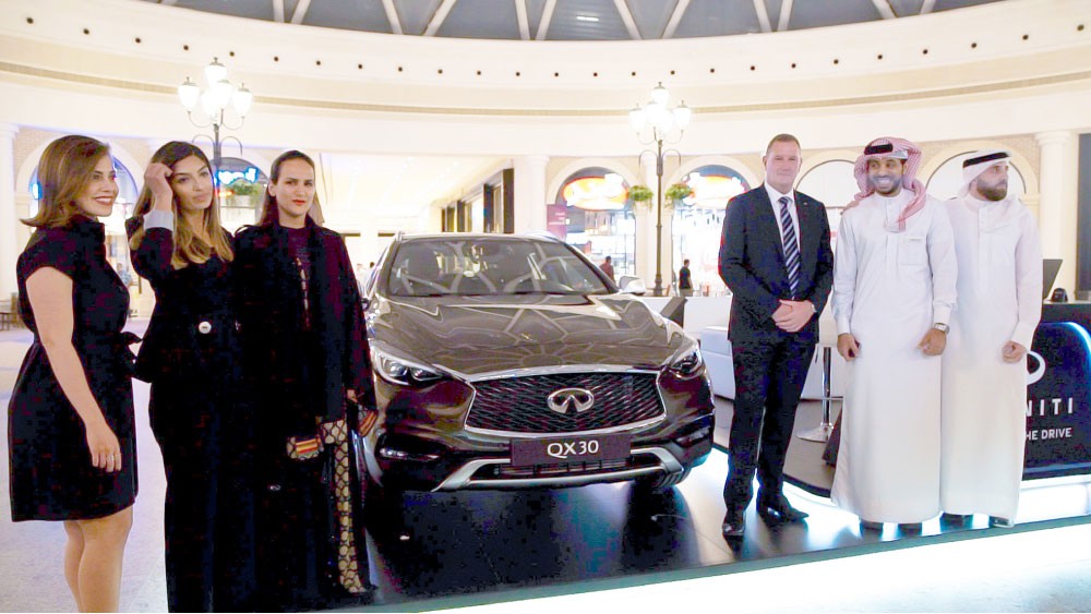 “المؤيد” تدشن السيارة الفاخرة إنفينيتي QX30 