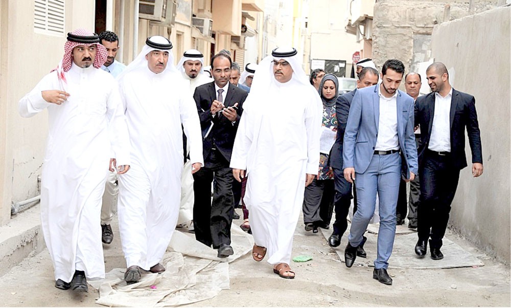 وكيل “الأشغال” يتابع احتياجات النعيم