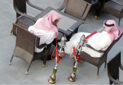 المرباطي: إجراءات لتقييد مزاولة أنشطة الشيشة