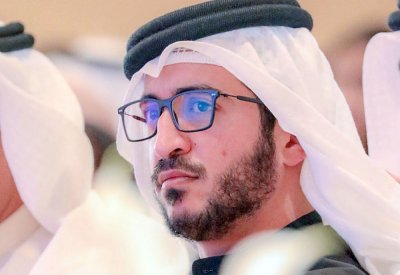 خالد بن حمد:  غرس العمل الإنساني في نفوس الشباب