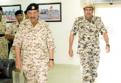 القائد العام: ثقة أهل البحرين في “الدفاع” لا حدود لها