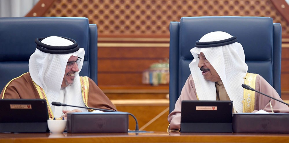 سمو رئيس الوزراء يوجه: استقطاب مزيد من الاستثمارات وتسهيل حصول الصحافة على المعلومات