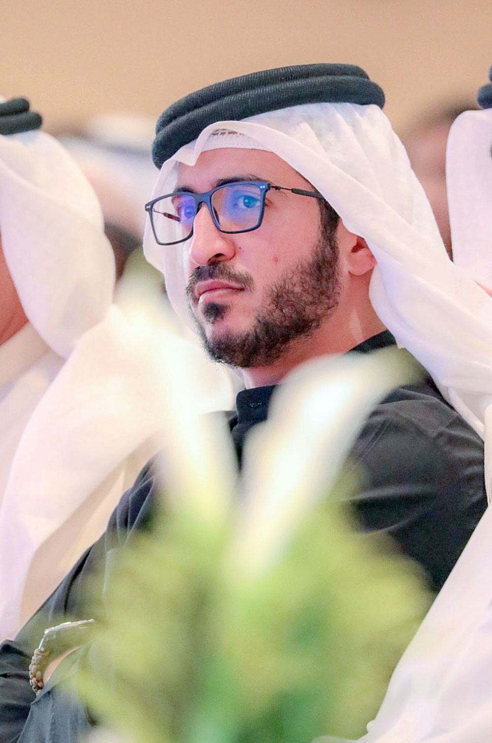 خالد بن حمد:  غرس العمل الإنساني في نفوس الشباب