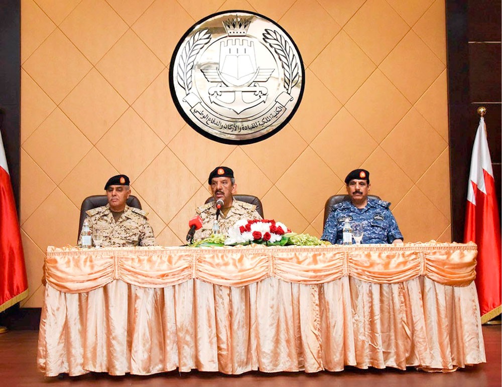 القائد العام: إعداد ضباط مسلحين بالمتطلبات العسكرية المعاصرة