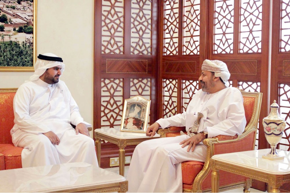 سمو الشيخ عيسى بن علي: مسيرة تاريخية من العلاقات المشتركة مع السلطنة