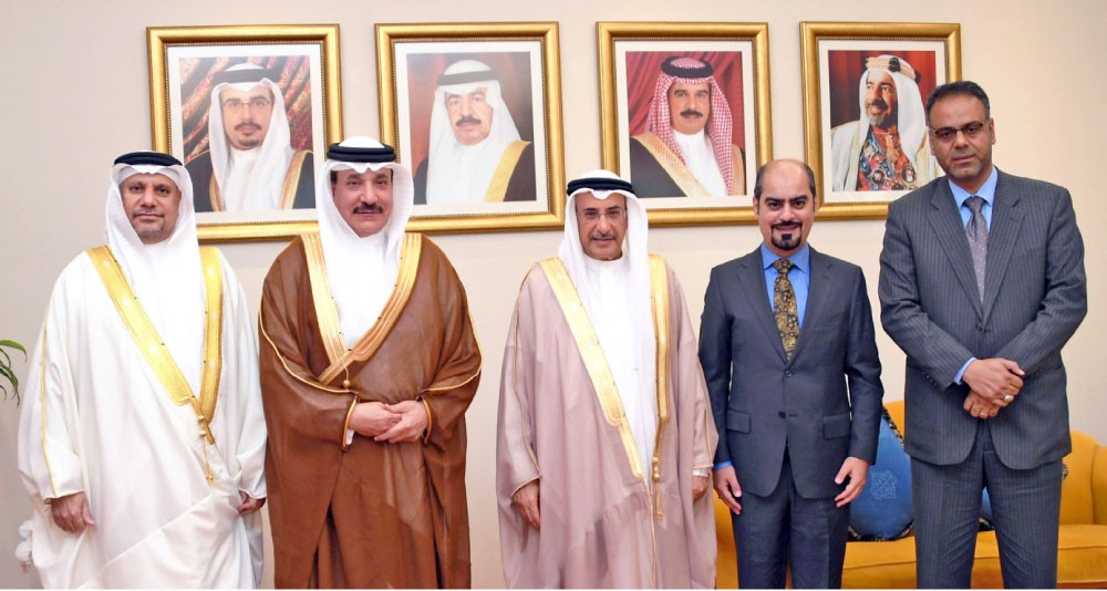 خالد بن عبدالله: البحرين تحرص على حياة الإنسان في مواقع العمل المختلفة
