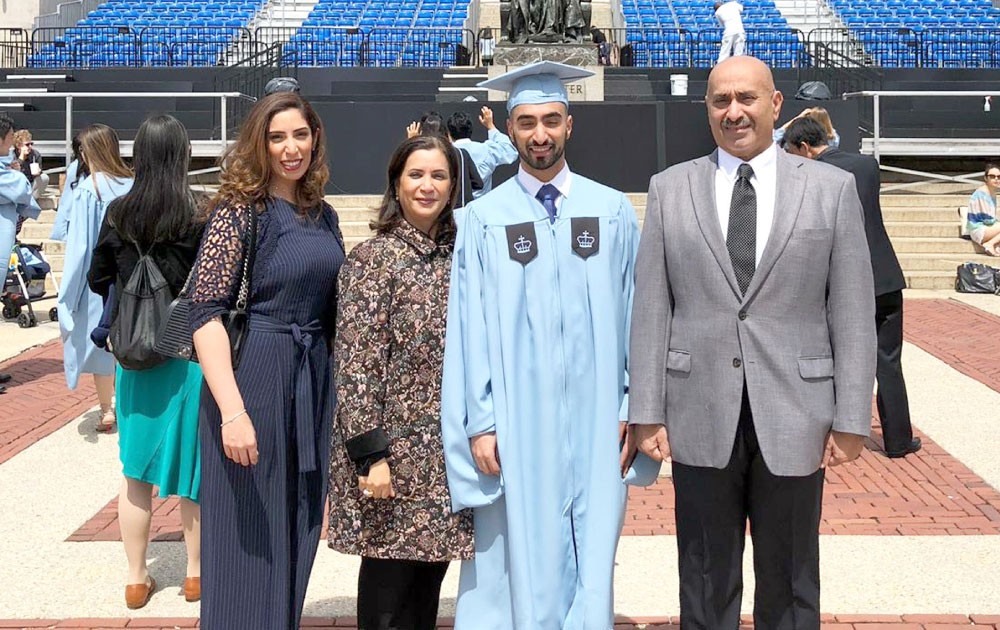 نجل وكيل الداخلية ينال الماجستير من أميركا