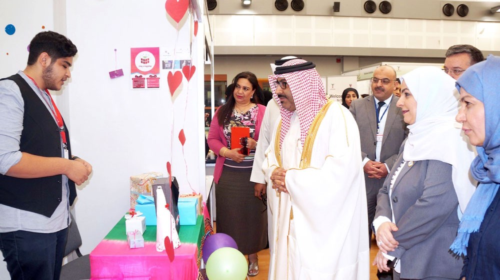 “مهرجان الدراسات التجارية” يستعرض مشاريع الطلبة 