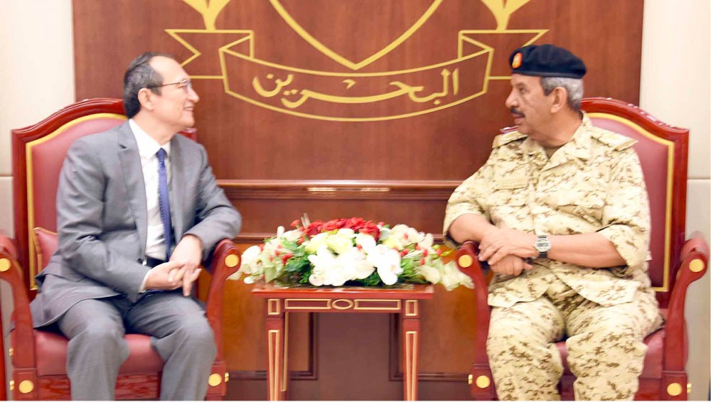 تعزيز التعاون العسكري مع الصين واليابان