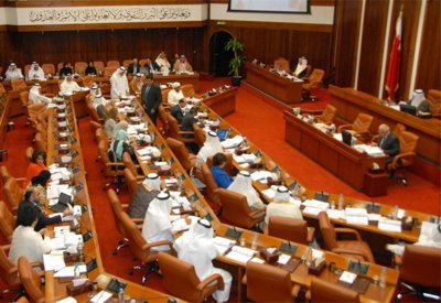 تغريم عضو شورى سابق 200 دينار لنشره وقائع مضللة ومسيئة