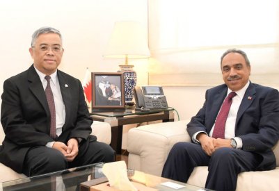 خلف يبحث التعاون مع تايلند بالإنشاءات والتدريب