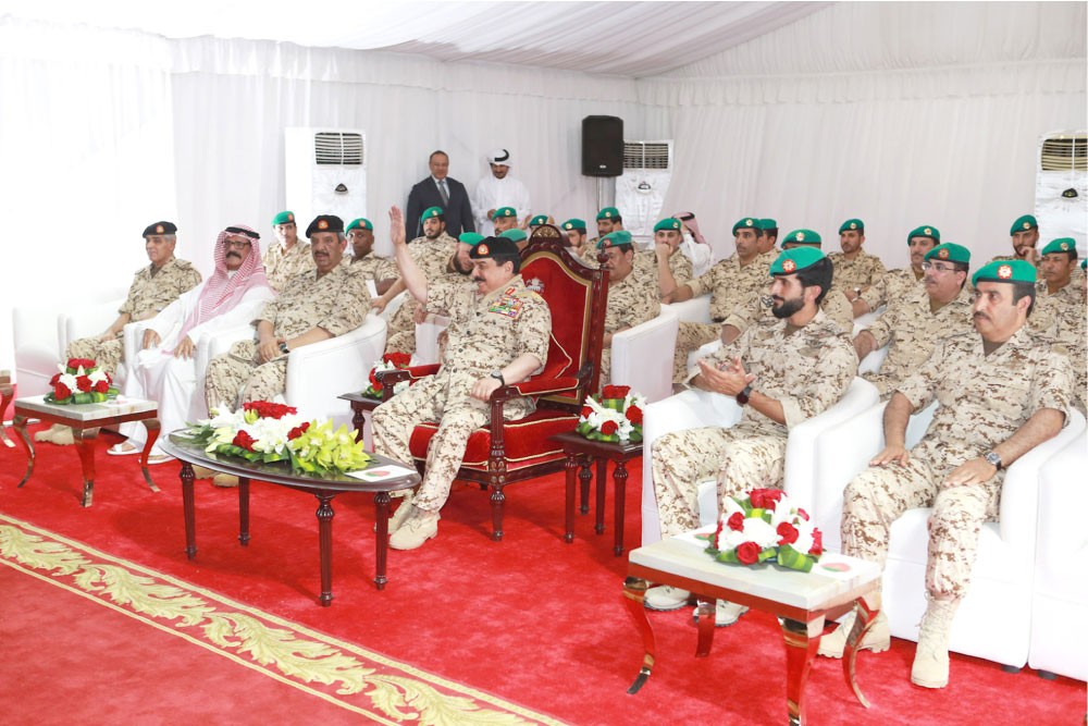 جلالة الملك يشيد برجال الحرس الملكي