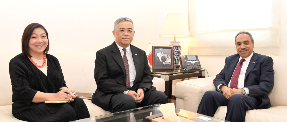خلف يبحث التعاون مع تايلند بالإنشاءات والتدريب