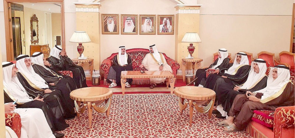 نهيان بن مبارك يعزي في وفاة عبدالله بن خالد