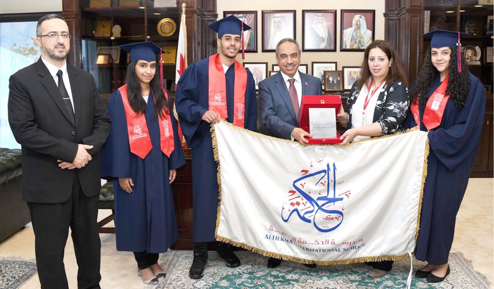 “الحكمة الدولية” تختار وزير الأشغال شخصية العام