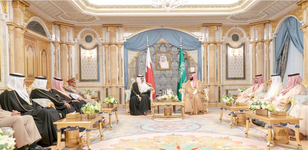 سمو ولي العهد والأمير محمد بن سلمان : تنسيق الجهود لوضع حد للتدخلات الآثمة في المنطقة