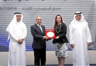 خلف يكرم أعضاء مجلس أمانة العاصمة
