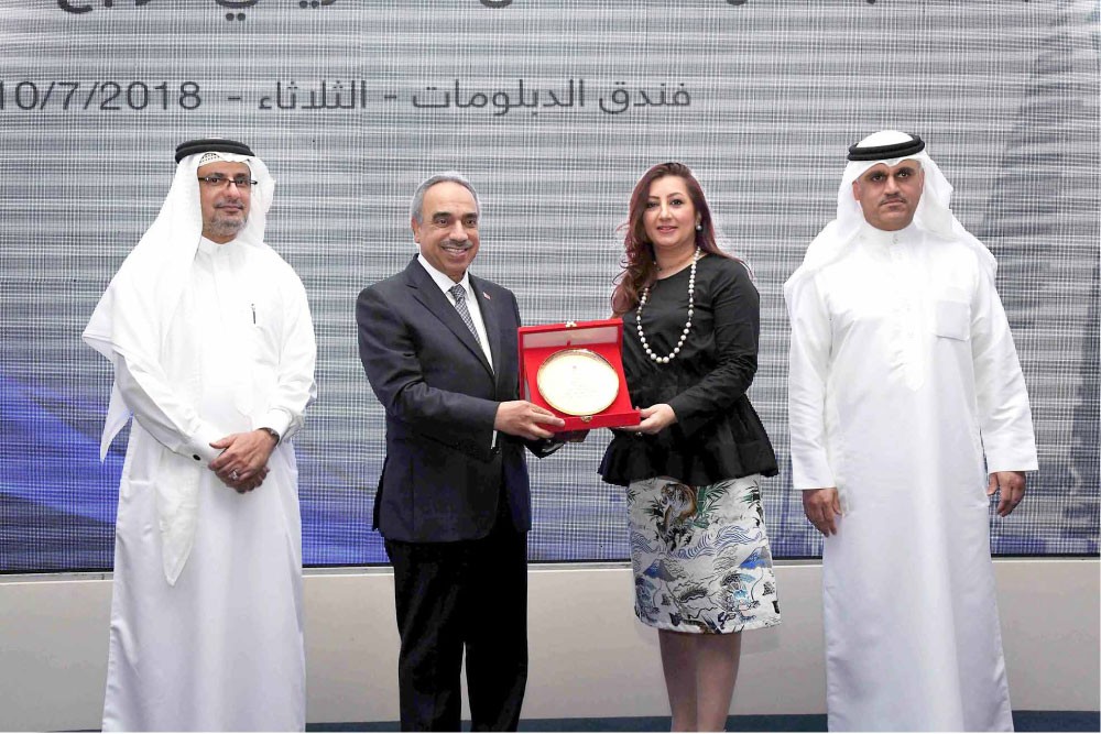 خلف يكرم أعضاء مجلس أمانة العاصمة