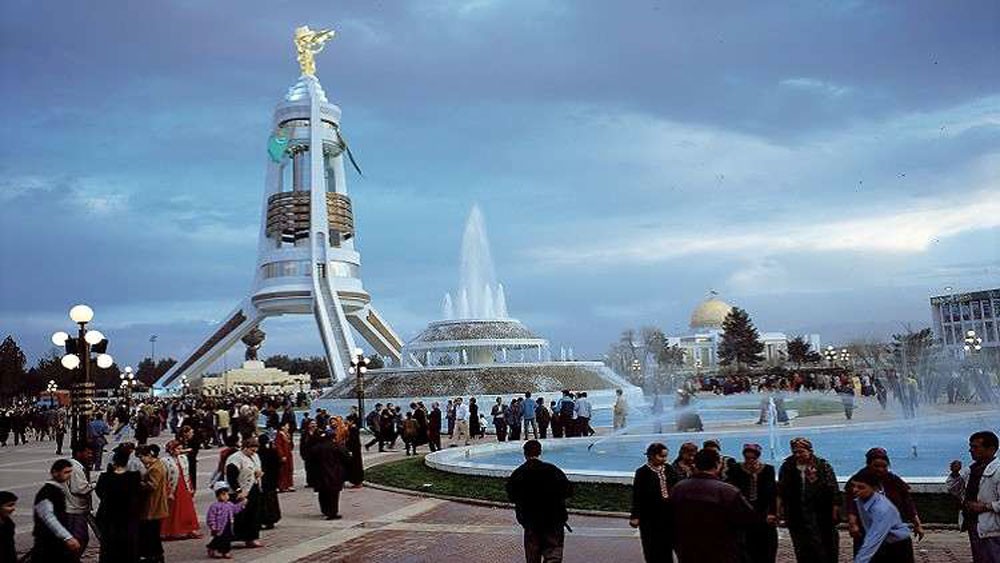 عشق أباد تحظر المشروبات الكحولية
