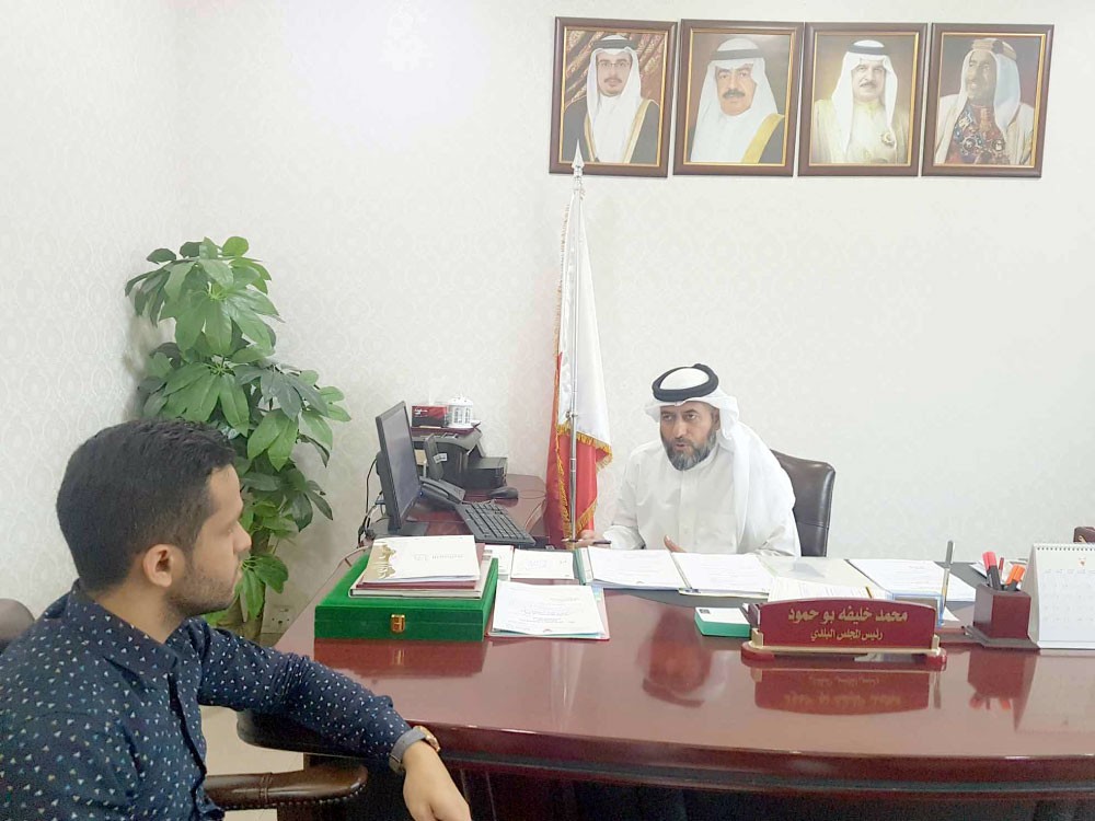 بوحمود لـ “البلاد”: تهميش البلديين حولهم لمفتشين بدلا من مراقبين