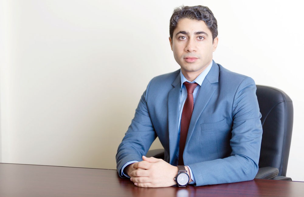 محامي شركة تأمين ينكر علاقتها بموظف عمل لديها 23 عاما
