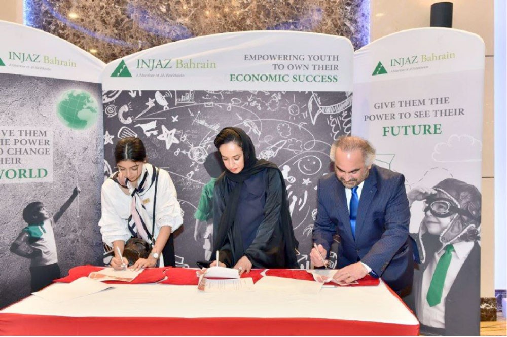 “جيبك” تحول “خردة” لطلبة عبدالرحمن كانو إلى واقع