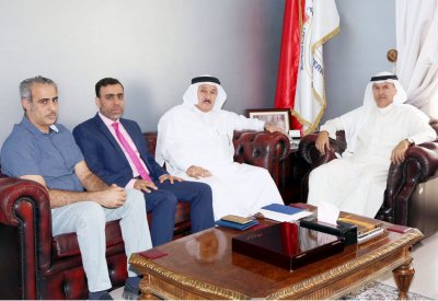 محافظ العاصمة يبحث احتياجات صيادي الجفير والغريفة