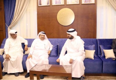 سمو الشيخ عيسى بن علي يستقبل مجلس إدارة نادي البحرين