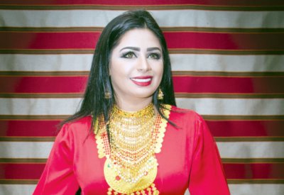 حصة تغني اللون الخليجي بـ"أبي منك وعد"