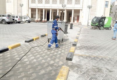 بلدية الجنوبية تنظف مصليات العيد