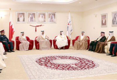 سمو الشيخ خليفة بن علي: التواصل من العادات الأصيلة الموروثة من الآباء والأجداد