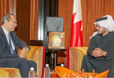 خالد بن حمد يشيد بتطور العلاقات البحرينية الصينية