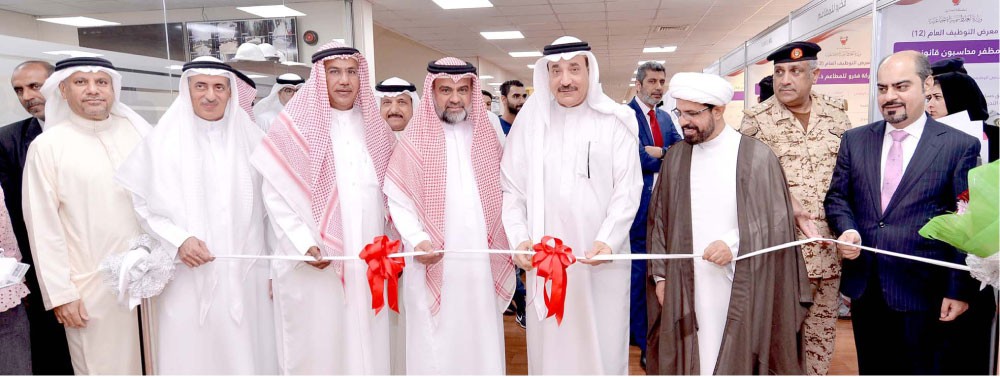 “العمل”: تمديد فترة معرض التوظيف إلى اليوم