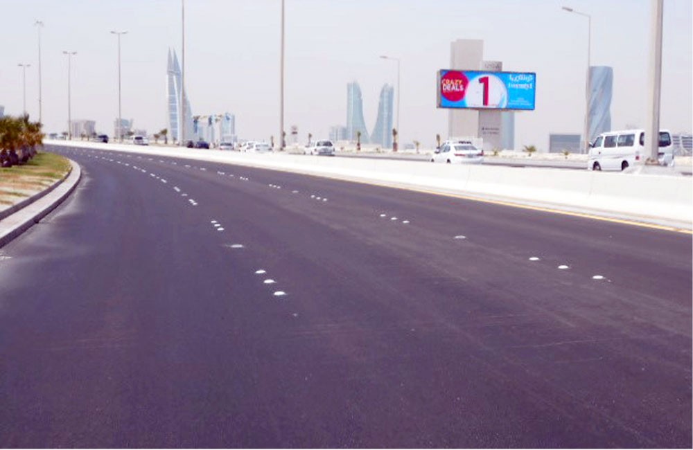 الانتهاء من تأهيل شارع جسر الشيخ عيسى بن سلمان باتجاه الشرق