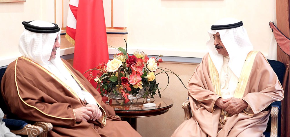 سمو رئيس الوزراء وسمو ولي العهد: الحكومة تبذل الجهود وتسخر الإمكانات لضمان استمرار المسيرة التنموية