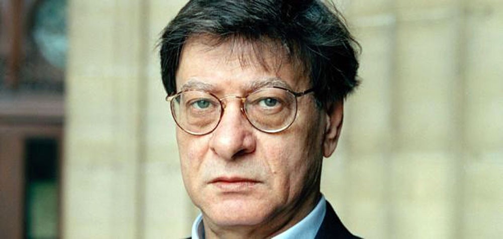 درويش... المنتصر على الغياب في ذكرى رحيله