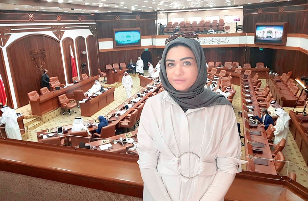 مرشحة جنوسان وباربار الحايكي لـ “البلاد”: دعم لـ “الخاص” إذا وظَّف نسبا معينة من العاطلين