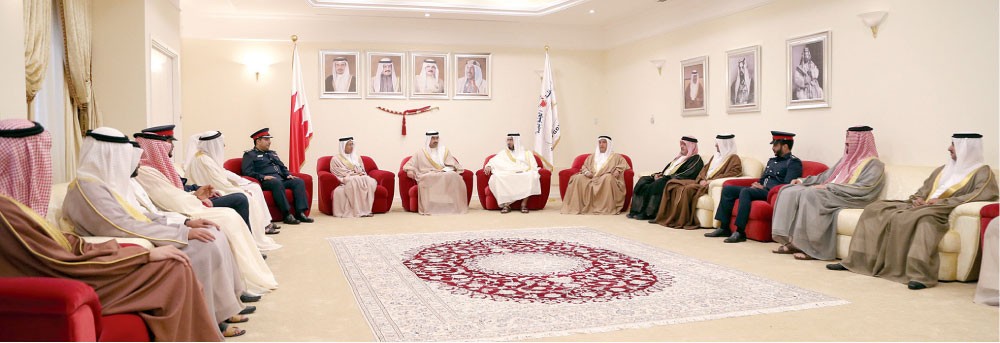 سمو الشيخ خليفة بن علي: التواصل من العادات الأصيلة الموروثة من الآباء والأجداد